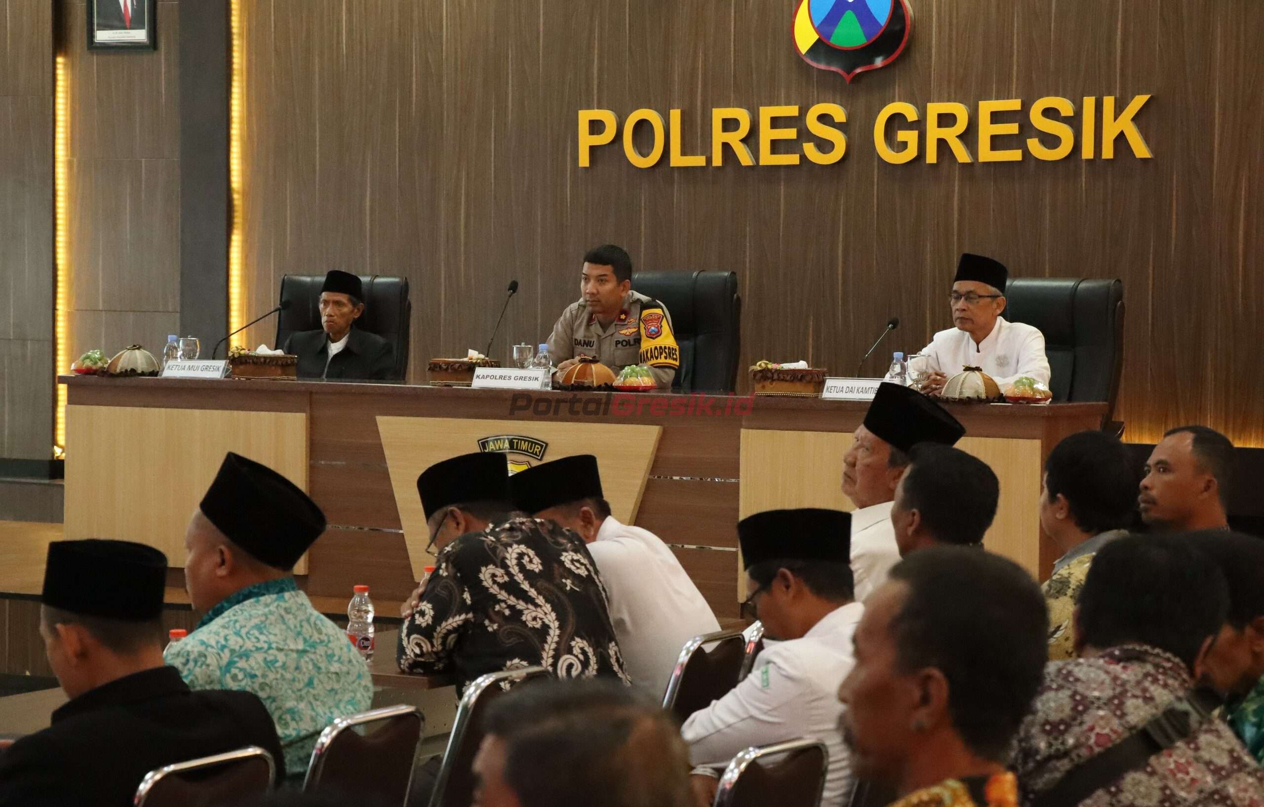 Cooling system menjelang pilkada kabupaten Gresik 2024 bertempat di Rupatama SAR. Kamis (08/08/2024)