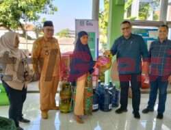Dapat Program Jatim Puspa, Pemdes Mojopetung Salurkan Bantuan Modal Usaha