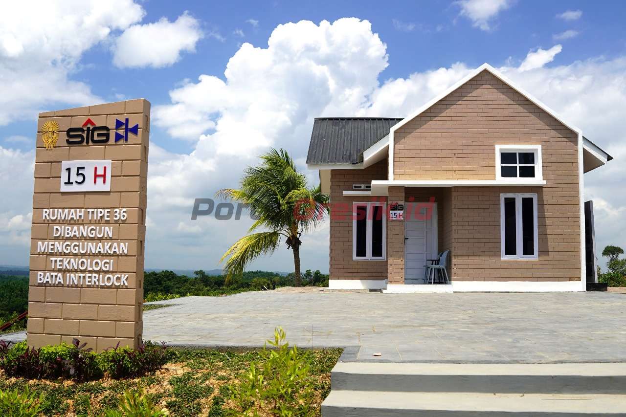 Hunian tapak ramah lingkungan MBR tipe 36 yang dibangun di IKN menggunakan solusi bata interlock dari semen hijau SIG yang ramah lingkungan.