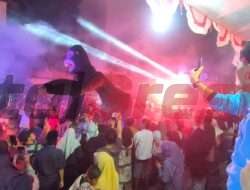 Carnival Bamboo Sembayat, Kirab Puluhan Ogoh-Ogoh Raksasa hingga Kambing Guling Jadi Rebutan Warga