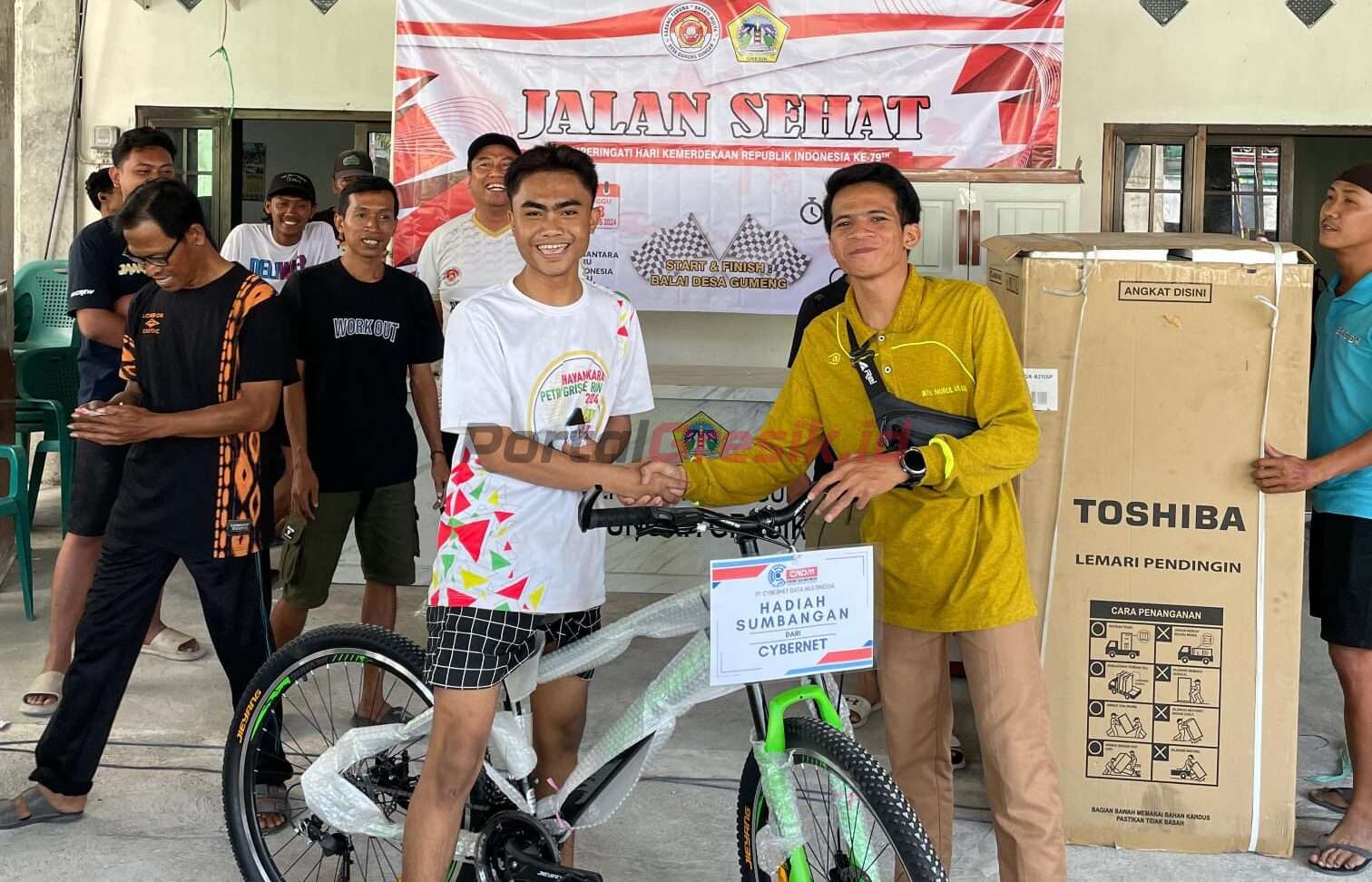 Warga Desa Gumeng, Kecamatan Bungah, kabupaten Gresik merayakan Hari Ulang Tahun (HUT) Kemerdekaan ke-79 Republik Indonesia (RI)