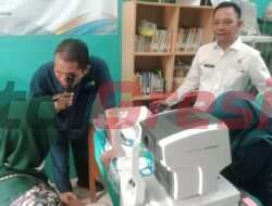 Pemdes Pongangan Gresik Gelar Bakti Sosial Pemeriksaan Mata Berhadiah Kacamata Gratis