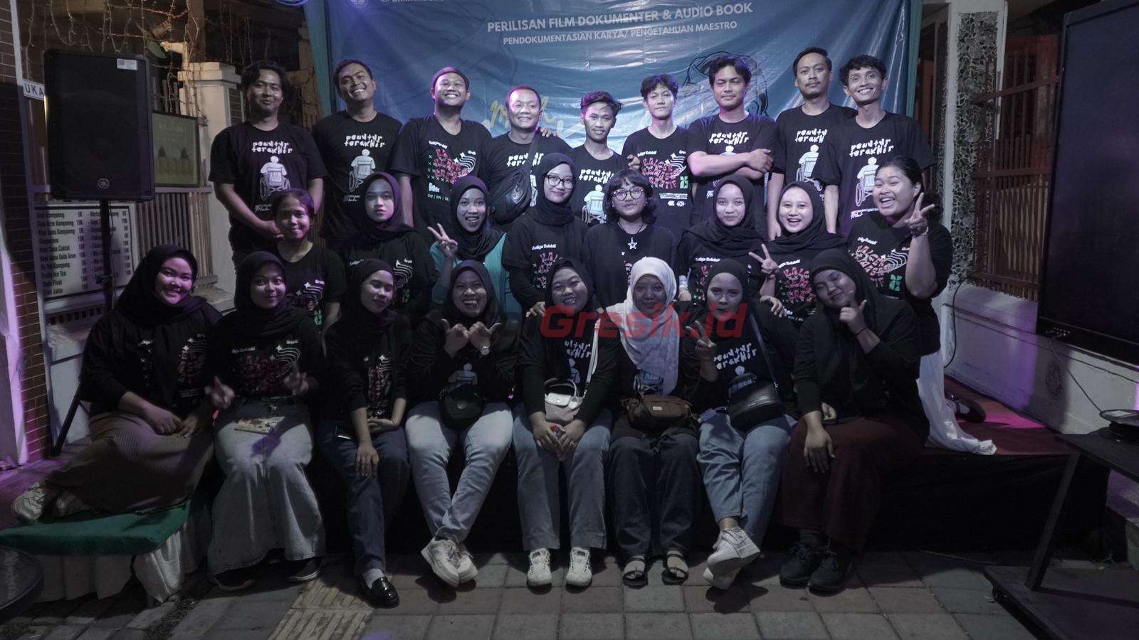 Tim Yayasan Gang Sebelah saat Rilis Film Dokumenter dan Audio Book Mat Kauli