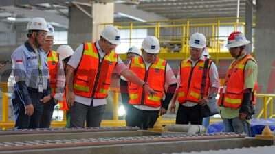 Kantor Staf Presiden meninjau area Electrorefinery Smelter Freeport di Gresik, Senin (02/09/2024).