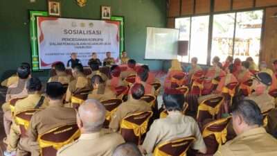 Bimtek Asosiasi Kepala Desa (AKD) Kecamatan Ujungpangkah, Kabupaten Gresik, mengandeng dua instansi aparat penegak hukum (APH) yakni Kejaksaan Negeri Gresik dan Polres Gresik, pada Selasa (03/09/2024).