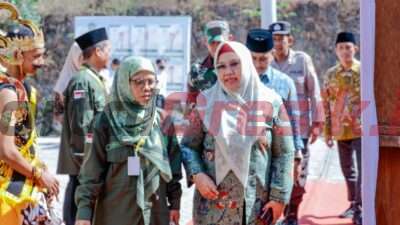 Wakil Bupati Gresik Aminatun Habibah saat menghadiri pelaksanaan Job Fair 2024 SMK Assa'adah Kecamatan Bungah, Kamis (5/9/2024).