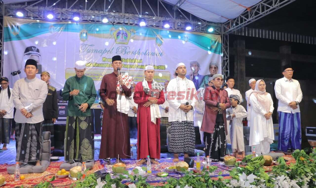 Sholawatan peringataan Sedekah Bumi Desa Tumapel Duduksampeyan, Minggu (15/9/2024)