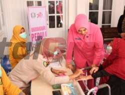 Peduli Sesama, Bhayangkari Cabang Gresik Bhakti Sosial Kesehatan di Panti Jompo Lestari