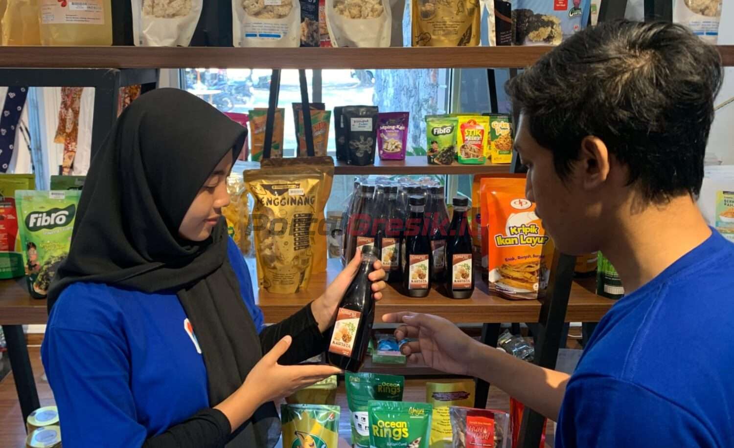 Sirop rasa buah kawista Sonaya dari Ahmad Soffa di ruang display Rumah BUMN SIG di Rembang.