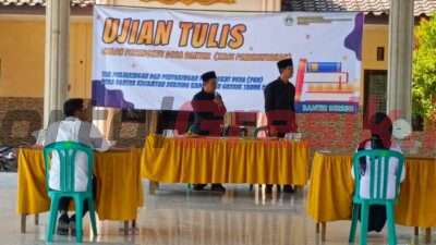 Kegiatan proses seleksi ujian tulis di Aula Desa Banter, Kecamatan Benjeng, Kamis (19/9/2024).