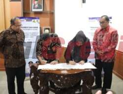 Pemkab Gresik Lakukan Penandatanganan Kerja Sama dengan BBWS Bengawan Solo untuk Pengelolaan Sungai yang Berkelanjutan.