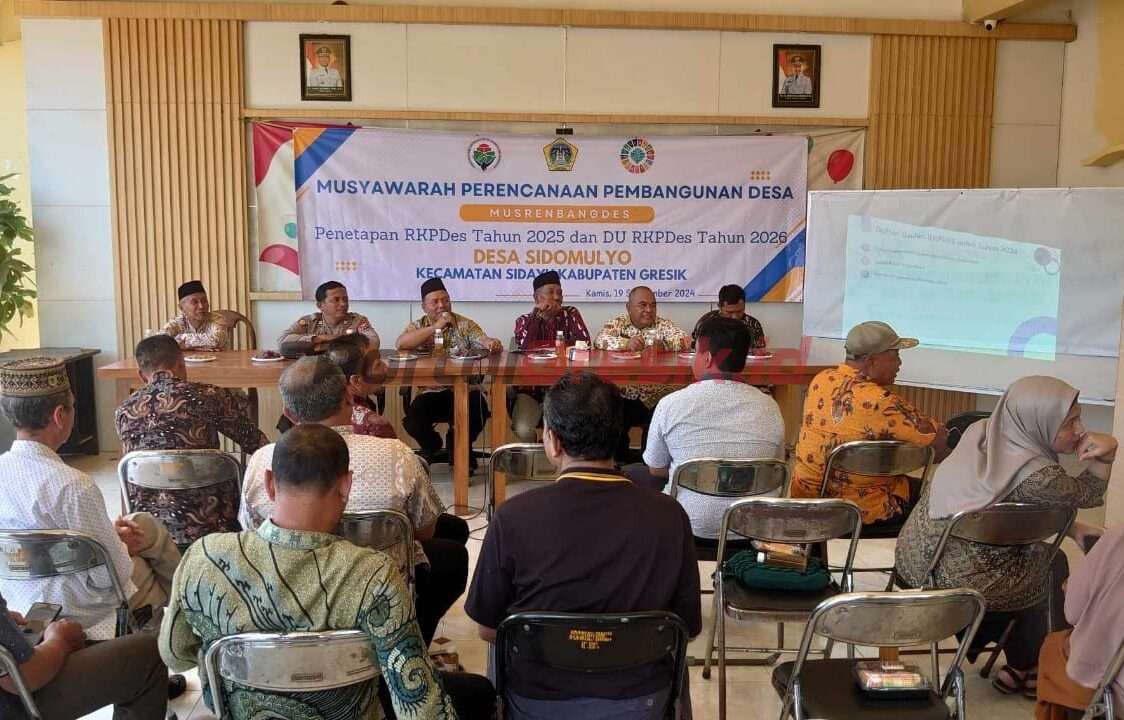 Musyawarah Perencanaan Pembangunan Desa atau Musrenbangdes kembali dilaksanakan oleh Desa Sidomulyo, Kecamatan Sidayu, Kabupaten Gresik, Kamis, (23/9/2024).