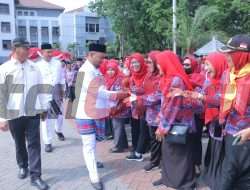 Kolaborasi Wujudkan Masyarakat Mandiri dan Sejahtera, Bupati Gresik Pimpin Apel Kebangsaan Kemandirian Desa