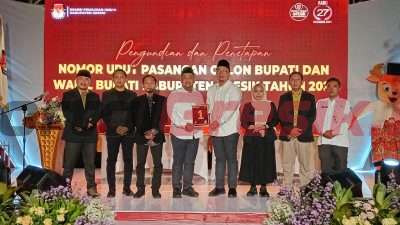 Pasangan Cabup dan Cawabup Gresik Yani - Alif mendapatkan nomer urut 1 dalam pengundian nomer urut pasangan calon Bupati dan Wakil Bupati Gresik untuk Pilkada 2024.