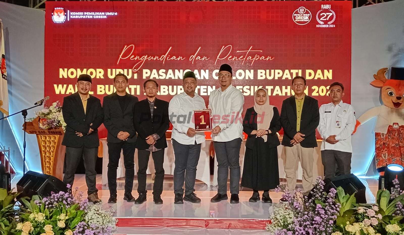 Pasangan Cabup dan Cawabup Gresik Yani - Alif mendapatkan nomer urut 1 dalam pengundian nomer urut pasangan calon Bupati dan Wakil Bupati Gresik untuk Pilkada 2024.