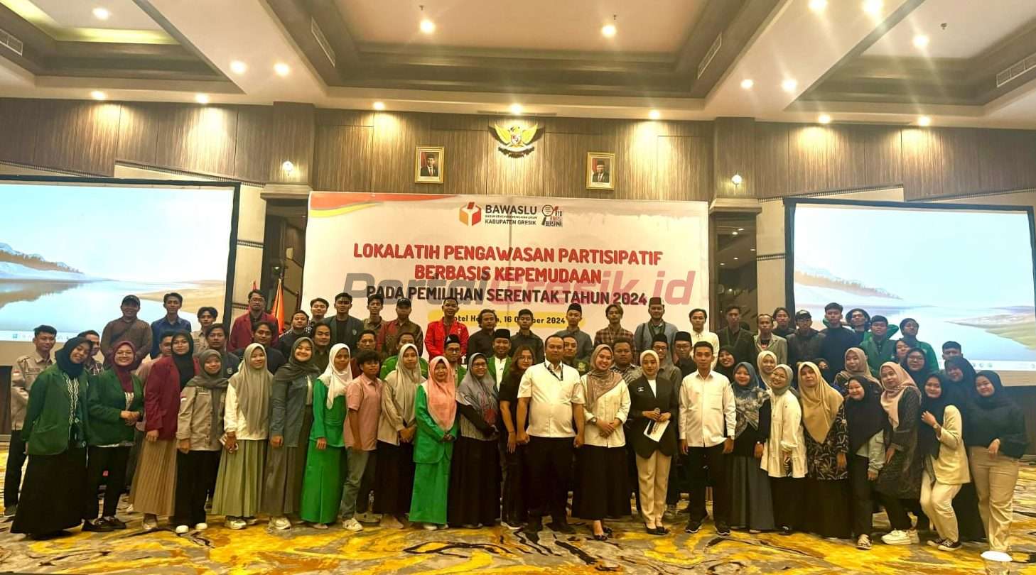 DEMA STEI Kanjeng Sepuh Gresik menghadiri undangan Lokalatih Pengawasan Partisipatif Berbasis Kepemudaan Pada Pemilihan Serentak 2024 yang di laksanakan Bawaslu Gresik di Hotel Horison Rabu ( 16/10/ 2024 )