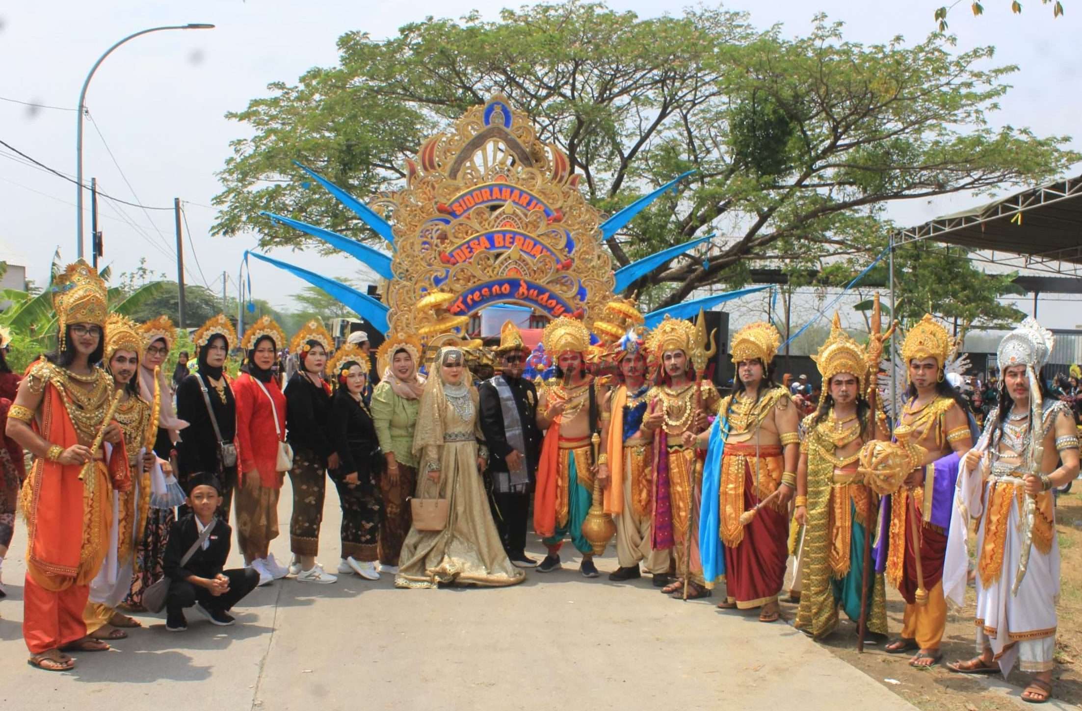 Ribuan warga menjadi saksi peluncuran program tersebut yang dipusatkan di Alun-Alun Sidoraharjo, Kecamatan Kedamean pada Minggu (20/10/2024)
