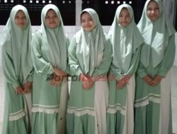 Sabet medali emas dan perak, santriwati Pondok Pesantren Kanjeng Sepuh Sidayu Gresik.