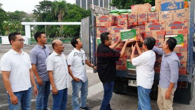PG sekaligus Koordinator Satgas Bencana Nasional BUMN Wilayah Jatim memberangkatkan bantuan untuk korban erupsi Gunung Lewotobi Laki-laki di Kab. Flores Timur, NTT (2)
