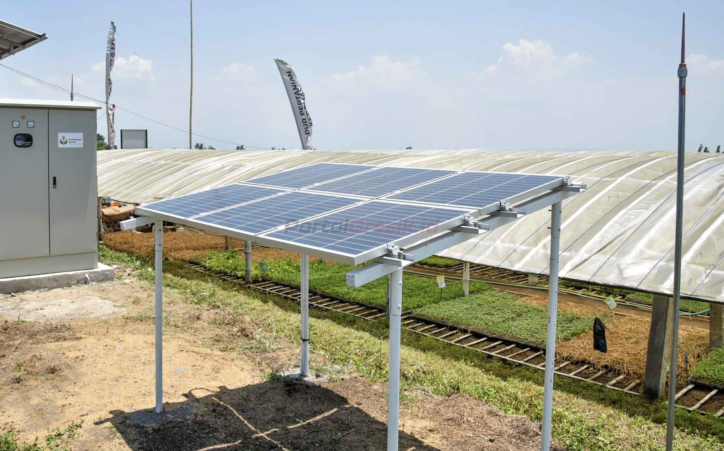 Penggunaan solar cell pada program Tawangargo Smart-Eco Farming Village (TAMENG) di Desa Tawangargo, Malang