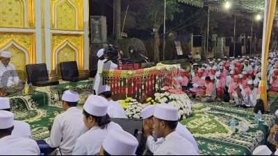 Rayakan Ultah ke-25 Ultras Gresik, Ribuan Suporter Bola Ikuti Majelis Dzikir