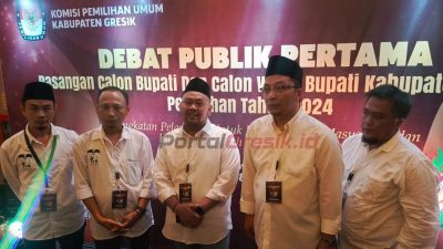 Jumpa pers Cabup-Cawabup Gresik, usai Debat pertama yang diselenggarakan oleh KPU Gresik di Hotel Aston In, Rabu (06/11/2024).