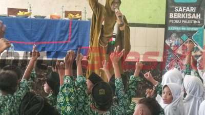 Roadshow Safari Berkisah Peduli Palestina di Pulau Bawean berkeliling ke berbagai sekolah dan FKDT Kecamatan Sangkapura.