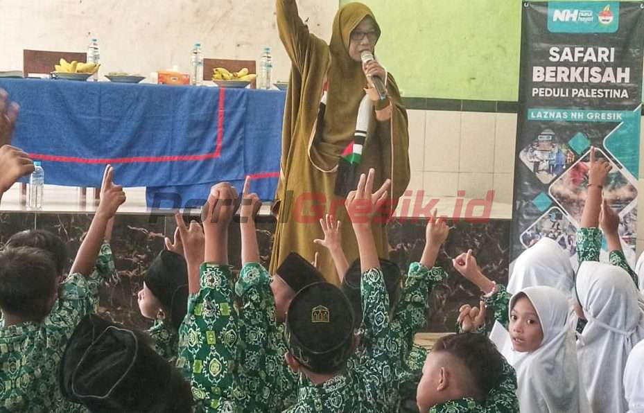 Roadshow Safari Berkisah Peduli Palestina di Pulau Bawean berkeliling ke berbagai sekolah dan FKDT Kecamatan Sangkapura.