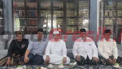 Cawabup Gresik Alif melakukan silaturahmi ke Ponpes Langitan di Kecamatan Widang, Kabupaten Tuban, Minggu (10/11/2024).