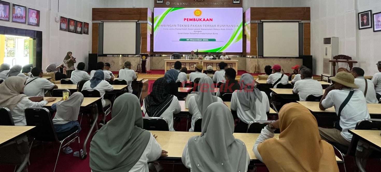 Pemerintah Desa Lasem Sidayu saat pelatihan di Balai Besar Peternakan Batu Malang