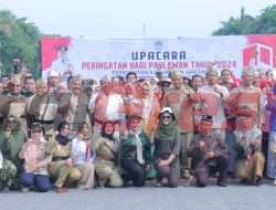 Apel Pagi Hari Pahlawan di Gresik: Plt. Bupati Ajak ASN Teladani Nilai-Nilai Kepahlawanan.