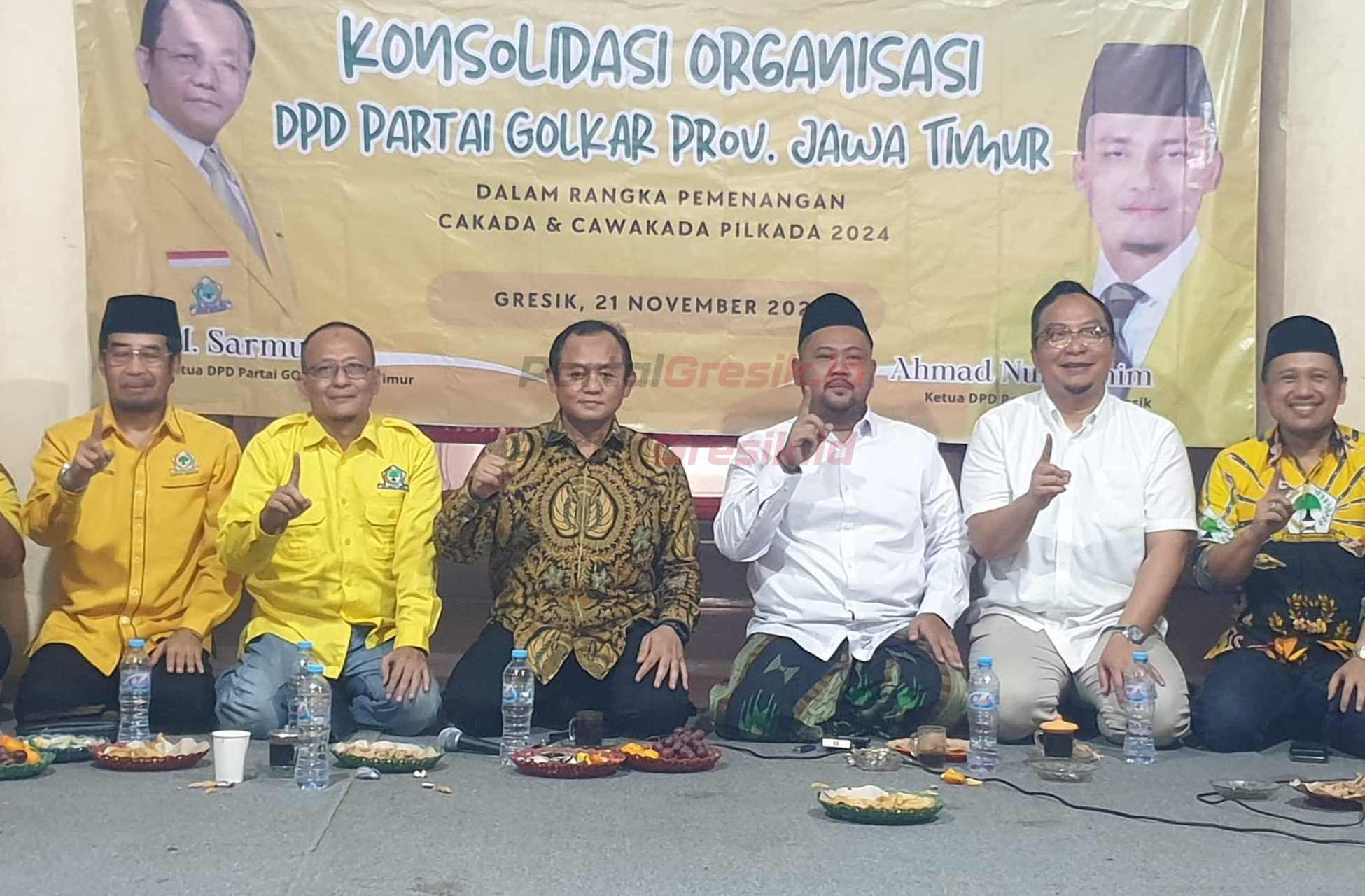 Ketua DPD Golkar Provinsi Jatim Muhammad Sarmuji sekaligus Sekretaris Jenderal Dewan Pimpinan Pusat (DPP) Partai Golkar Muhammad Sarmuji mendatangi posko pemenangan pasangan Calon Bupati (Cabup) dan Wakil Bupati (Cawabup) Gresik Fandi Akhmad Yani - dr. Asluchul Alif di Bandar Grisse, Kamis (21/11/2024).