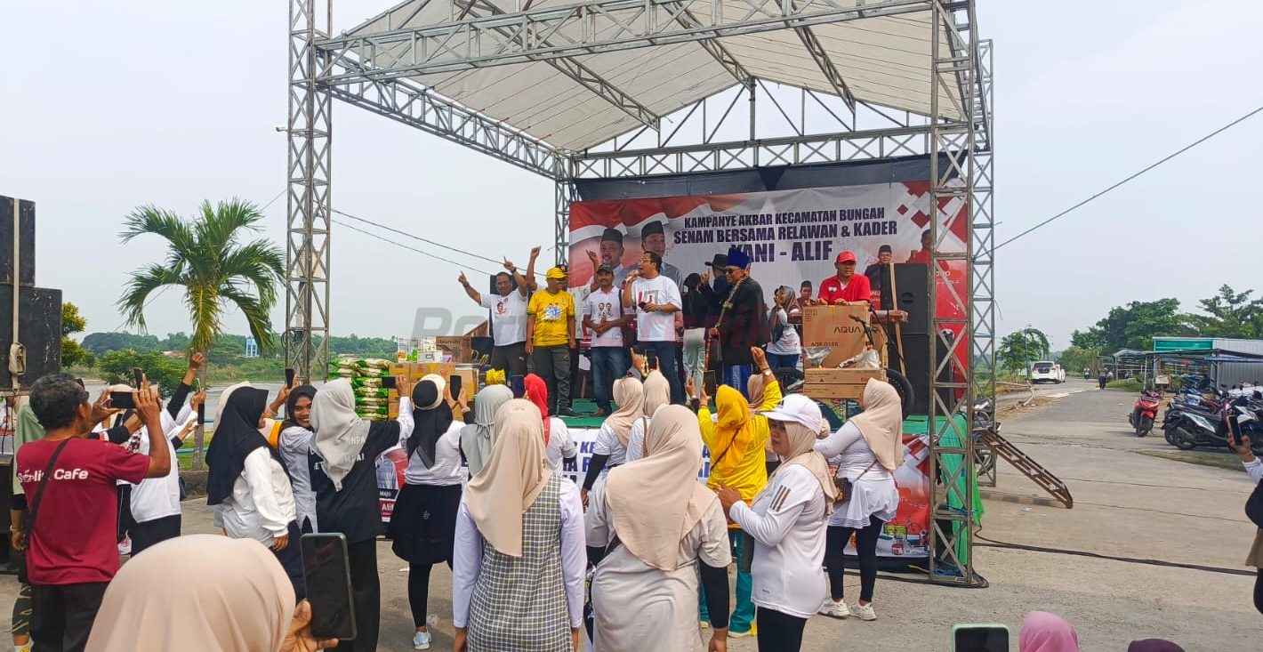 Salah satu kampanye akbar yang di gelar di BGS Desa Sidomukti Kecamatan Bungah, Sabtu (23/11/2024)