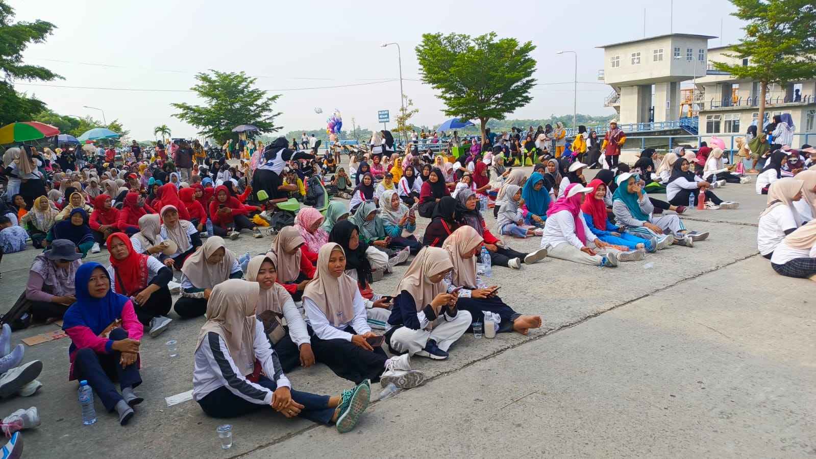 Salah satu kampanye akbar yang di gelar di BGS Desa Sidomukti Kecamatan Bungah, Sabtu (23/11/2024)