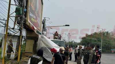 Masuki Masa Tenang, Bawaslu Gresik Bersama Tim Gabungan Tertibkan Alat Peraga Kampanye