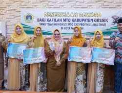 Wabup Gresik Berikan Reward kepada Kafilah MTQ ke-30 Provinsi Jatim.