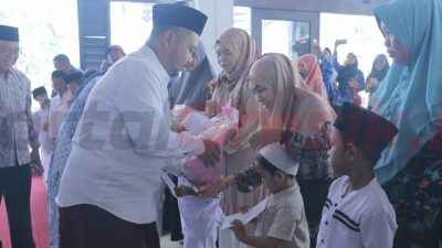 Bupati Gresik, Fandi Akhmad Yani, untuk memimpin Kabupaten Gresik