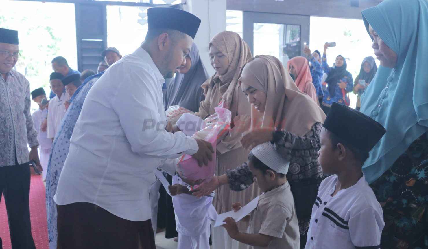 Bupati Gresik, Fandi Akhmad Yani, untuk memimpin Kabupaten Gresik