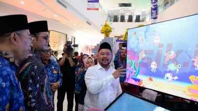 Kepala Badan Riset Inovasi Daerah (Brida) Provinsi Jawa Timur Firman, Kepala Bappeda Kabupaten Gresik Edi Hadisiswoyo, Kepala OPD lingkup Pemkab Gresik,