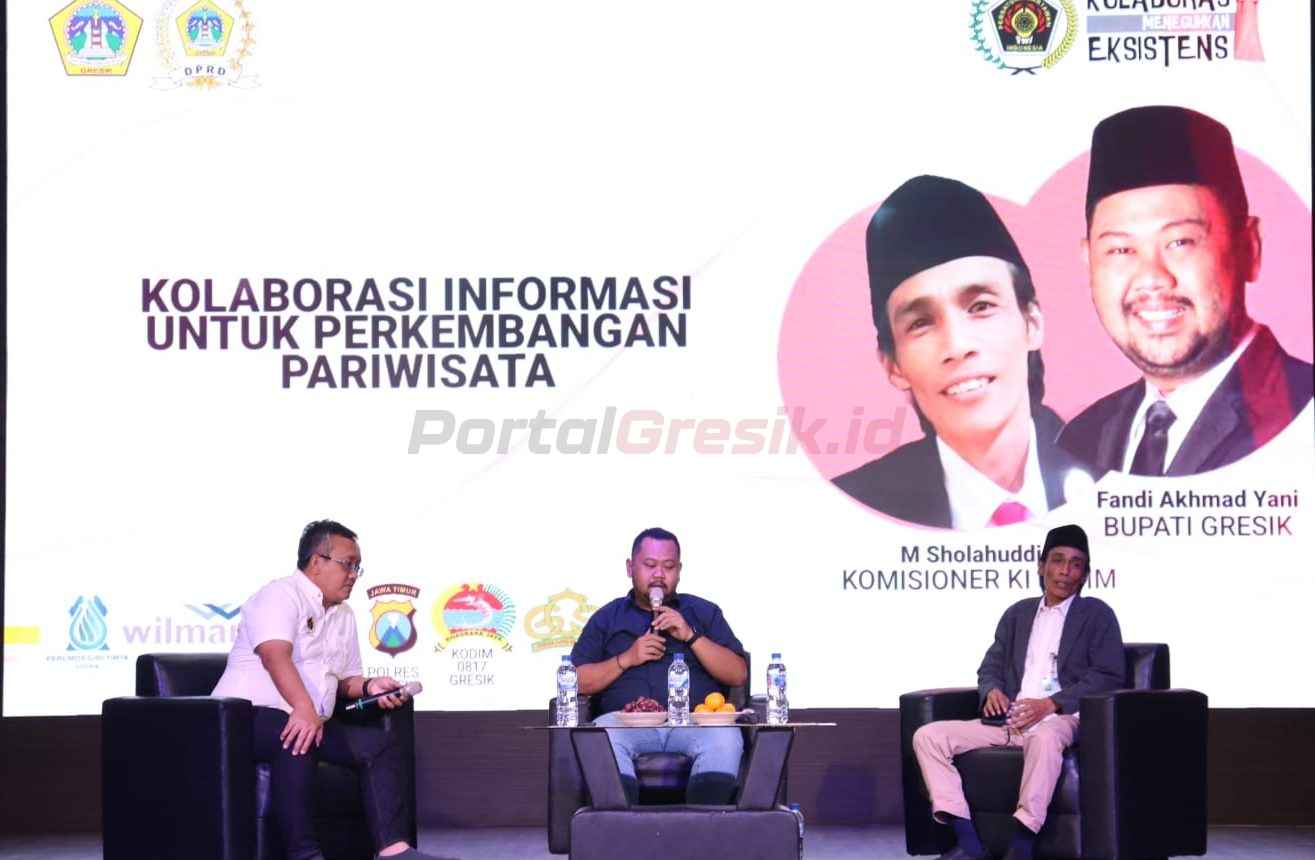Ninik Asrukin Kepala Dinas Kominfo Gresik, Saifuddin Ghozali Kepala Disparekrafbudpora, jajaran forkopimda lainnya, tokoh masyarakat, dan insan pers
