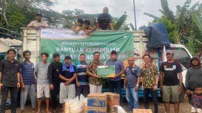 Petrokimia Gresik dan Satgas BUMN Salurkan 535 Paket Sembako untuk Korban Banjir Malang