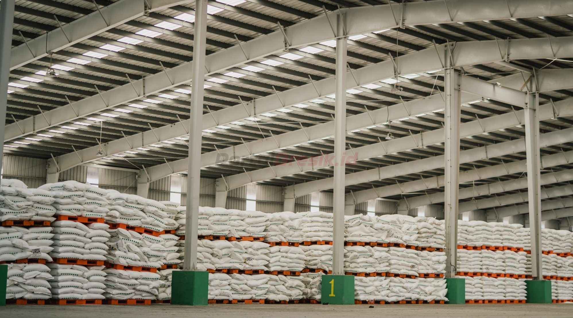 Stok Pupuk Bersubsidi di Gudang Petrokimia Gresik