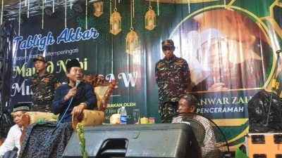 Warga Banjiri Tabligh Akbar Peringatan Maulid Nabi Muhammad di Dusun Ambeng Ambeng Duduksampeyan