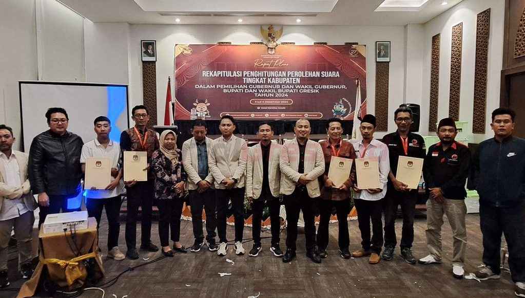Proses rekapitulasi perolehan suara tingkat kabupaten yang digelar KPU Gresik.