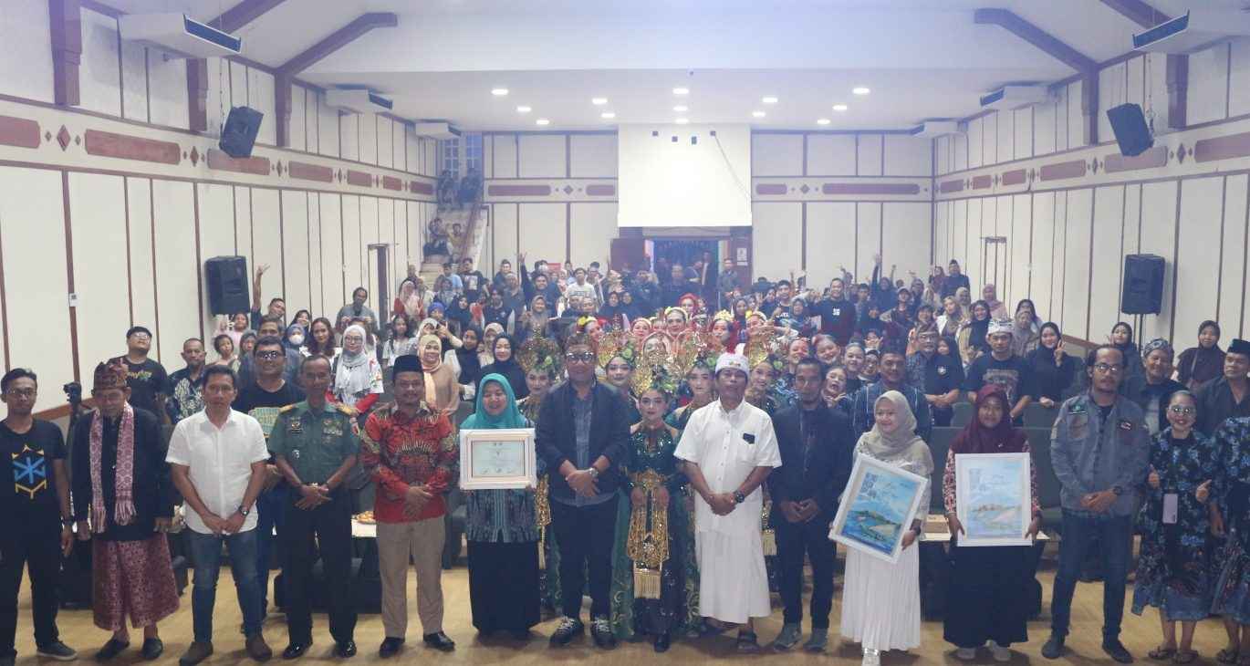 Dewan Kesenian Jawa Timur (DKJT), dan Dewan Kebudayaan Gresik (DKG) serta Pemkab Gresik ini, memadukan seni tradisional dengan seni kontemporer. Seperti menghadirkan berbagai pameran, diskusi, workshop, serta pertunjukan yang menghibur dan memuat nilai-nilai kebudayaan. Pada malam penutupan, kemarin Sabtu malam (7/12/2024).