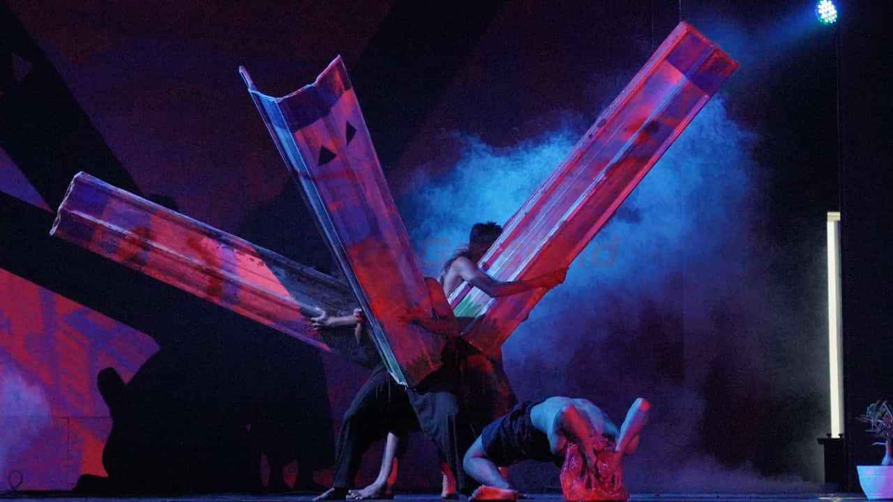 Dewan Kesenian Jawa Timur (DKJT), dan Dewan Kebudayaan Gresik (DKG) serta Pemkab Gresik ini, memadukan seni tradisional dengan seni kontemporer. Seperti menghadirkan berbagai pameran, diskusi, workshop, serta pertunjukan yang menghibur dan memuat nilai-nilai kebudayaan.Pada malam penutupan, kemarin Sabtu malam (7/12/2024).