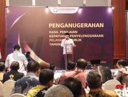 Kado Akhir Tahun, Kabupaten Gresik Raih Predikat “Kualitas Tertinggi” pada Penilaian Kepatuhan Penyelenggaraan Pelayanan Publik.