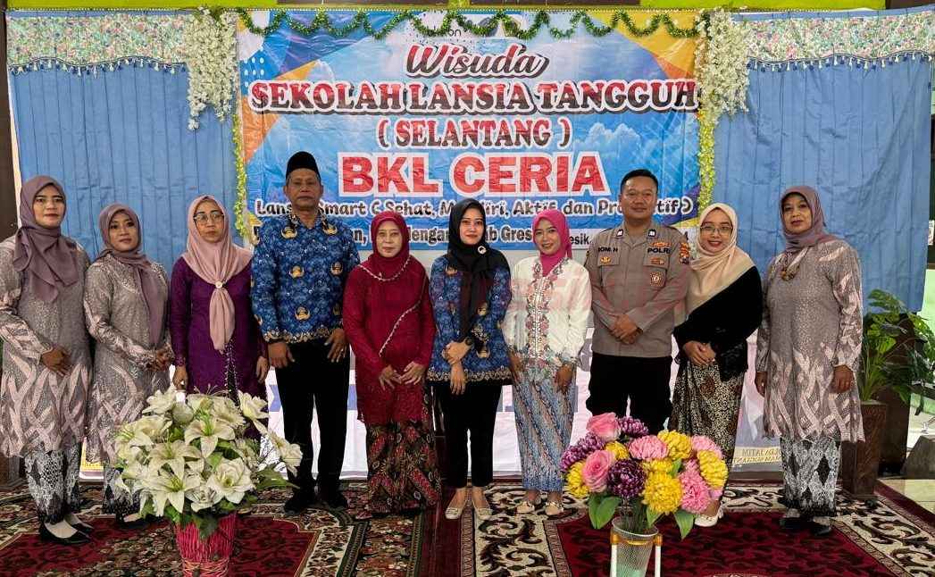 Koordinator Penyuluh KB Kecamatan Menganti, Bidan Desa dari Puskesmas Kepatihan, Fasilitator dan Pengurus Selantang “BKM Ceria” serta para Kader Kesehatan, Selasa (17/12/2024).
