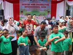 Gebyar Disabilitas 2024, Pemkab Gresik Terima Bantuan Tiga Unit Mobil Antar-Jemput dari Bank Jatim