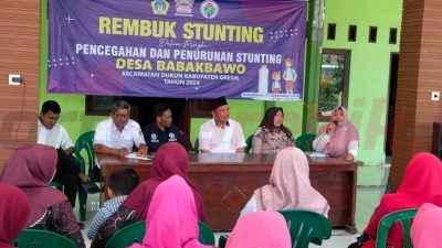 Tekan angka stunting, Desa Babakbawo, Kecamatan Dukun Kabupaten Gresik menggelar kegiatan rembug stunting, Selasa (18/12/2024) di Balai Desa